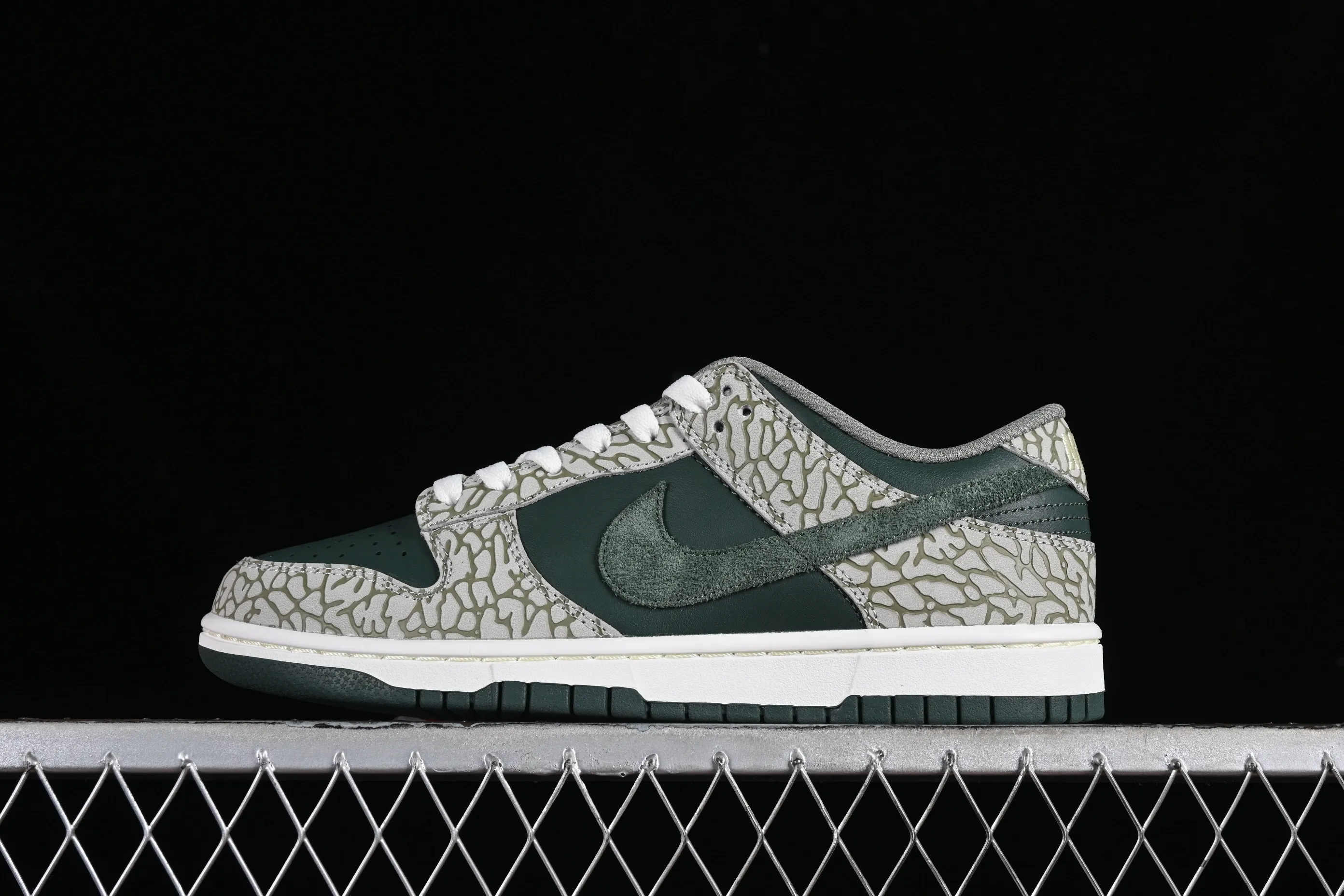 All categories Nk SB Dunk series Nk SB Dunk Low low-top sneakers Nk Dunk Low "Urban Landscape 2.0" cracked suede SB low-top casual sneakers HF4878-053